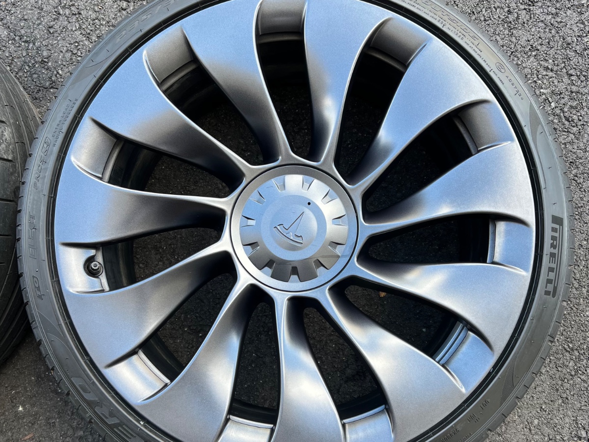 Model 3 Rim plus tire
